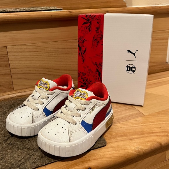 Puma Wonder Woman Sneakers - Picture 4 of 6